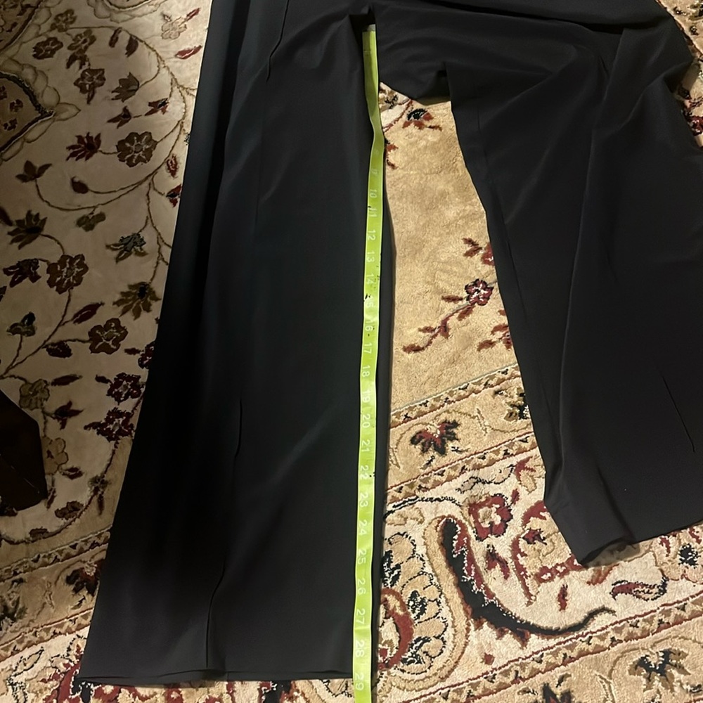 Lululemon Noir Pant
Black - Picture 14 of 16